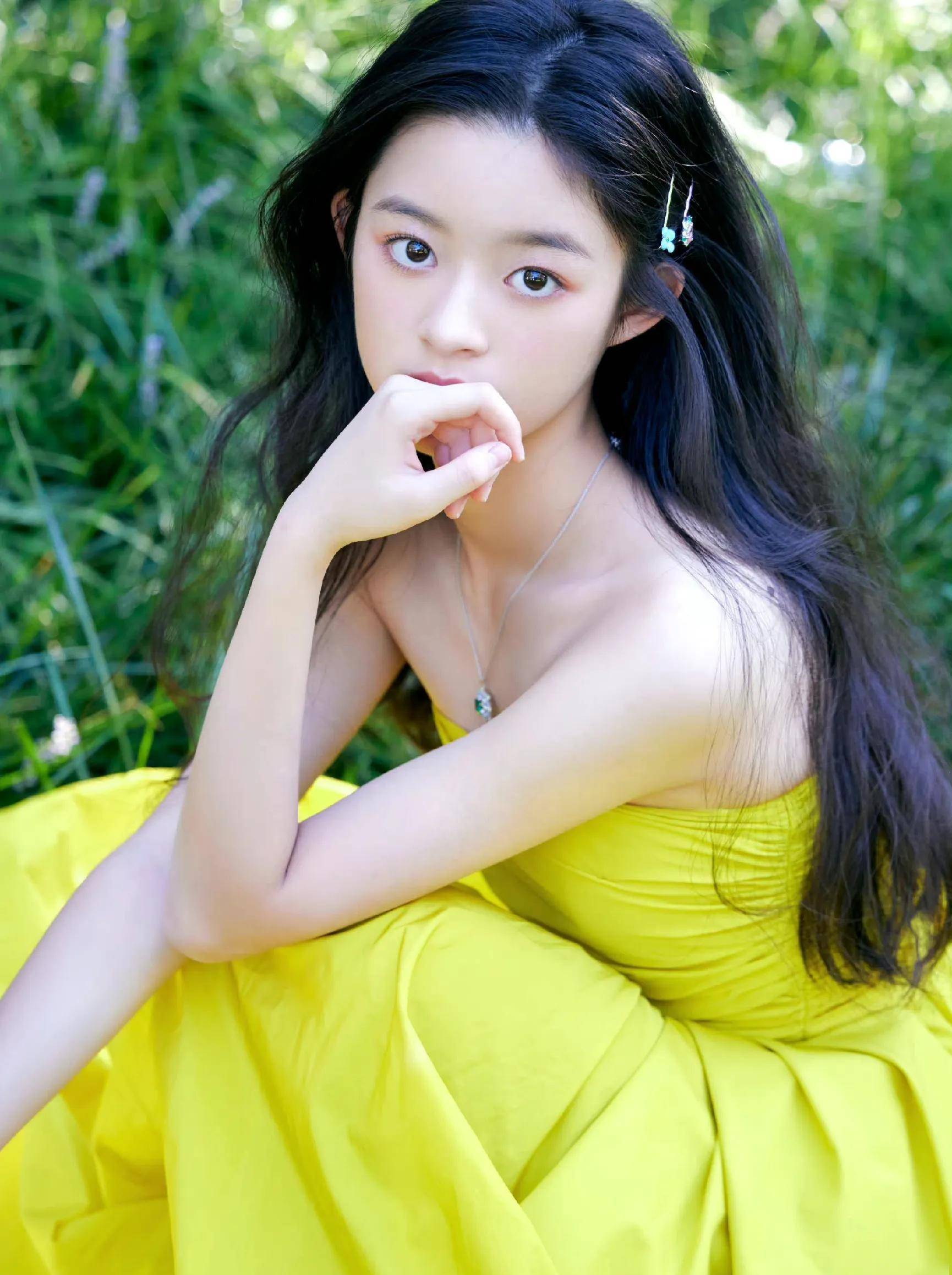 黄杨钿甜大学生电影节红毯造型,清新甜美,灵动可爱_妹妹_长裙_少女