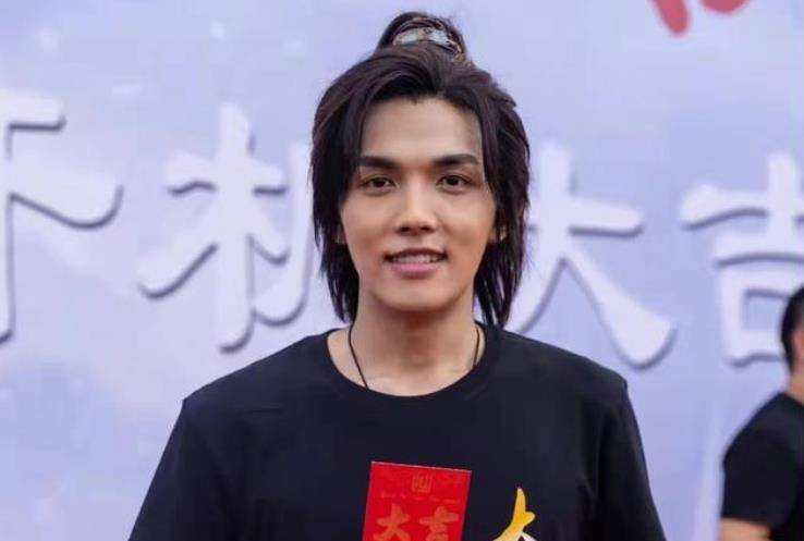 张雨绮男友李柄熹竟拍戏了,还担任男主角,张雨绮还会看错人吗?