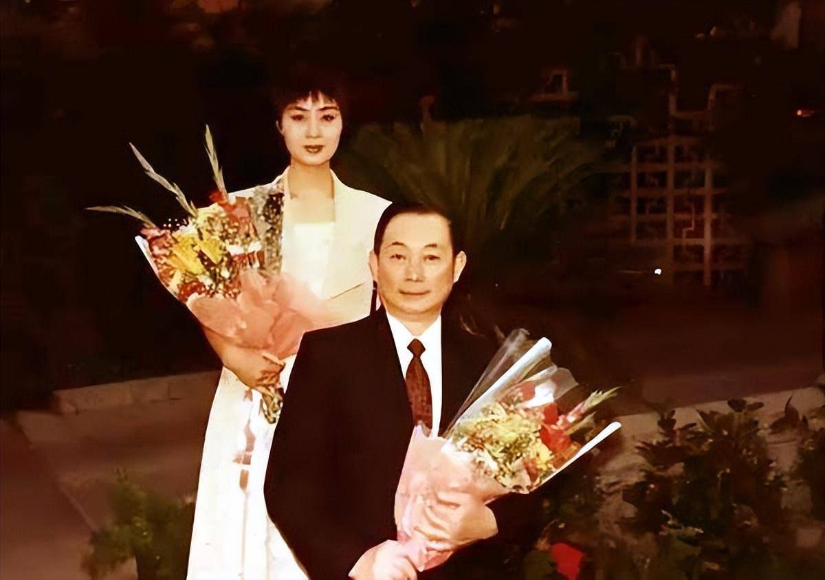 白燕升与李胜素结婚照图片