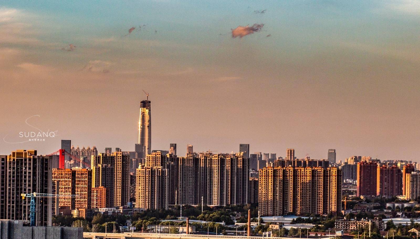 武汉这座大楼最终没有超越上海中心大厦！高475米，令武汉人惋惜