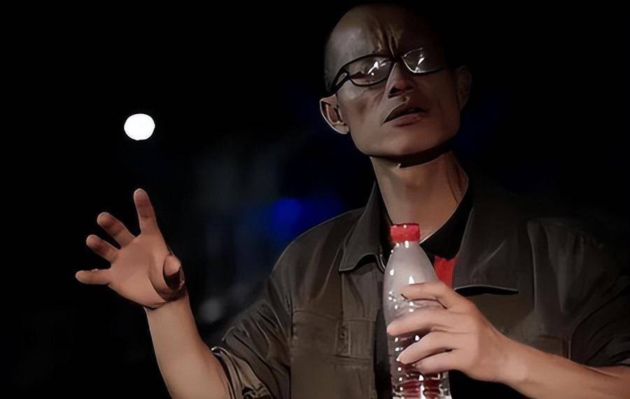 走红2个月之后,气球哥出镜首秀人气破万,被赞真性