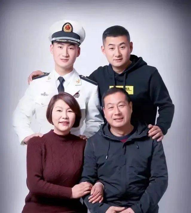 中国军人的中秋祝福,请远方的家人查收!_爸妈_亲爱的_战位