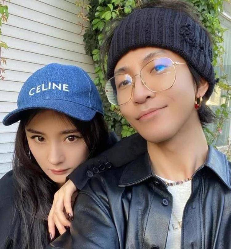 原以为杨幂跟韩火火的关系好是炒作,没想到两人好到衣服互穿!