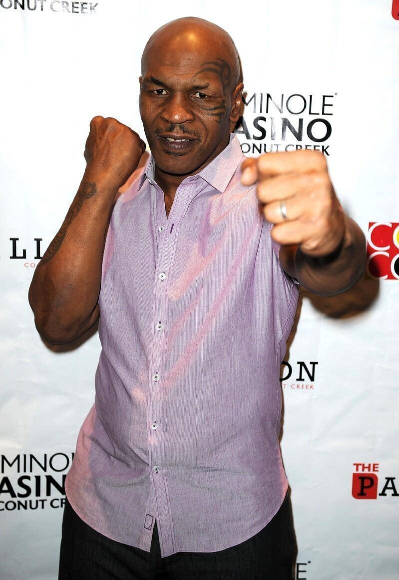 "为一切奋力而战",55岁泰森晒训练日常,年轻人也自叹不如_拳击_比赛