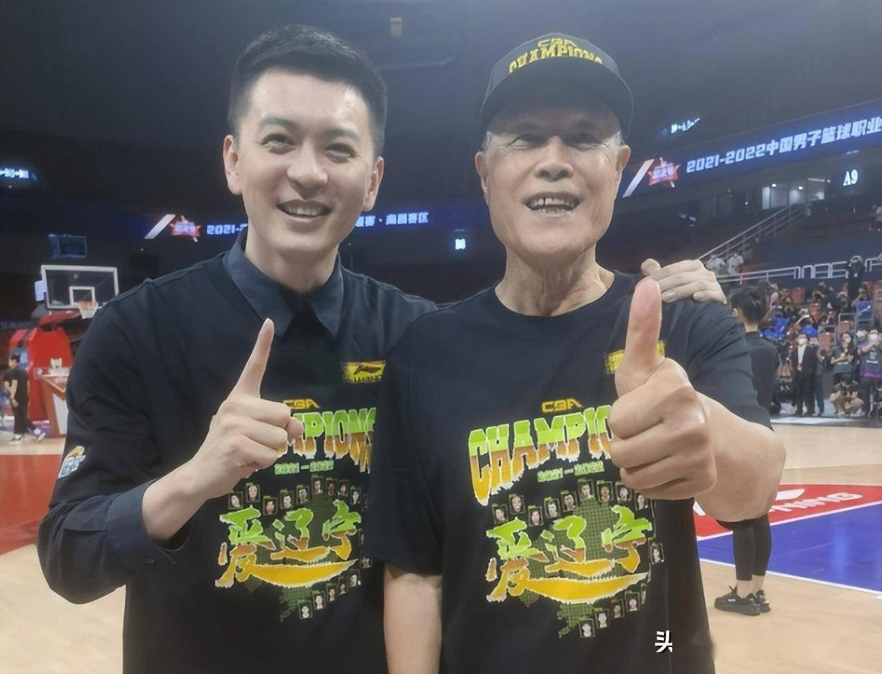杨鸣与刘维伟发合影谢恩师,蒋兴权有这样的弟子真赚了_球员_问题_辽宁