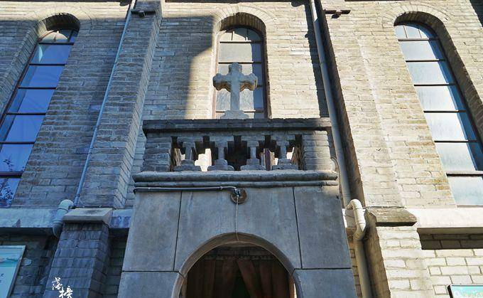 教堂内的神职人员曾分别逃至清苑东闾中华圣母堂和徐水安家庄教堂,筑