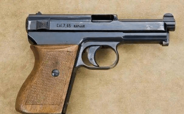 毛瑟m1934手枪,由德国毛瑟工厂在上世纪10年代开始生产,在1934年成为