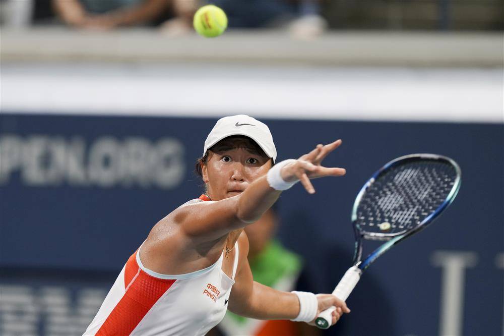 美网单打冠军都是"00后"新人,中国选手"第一周"集