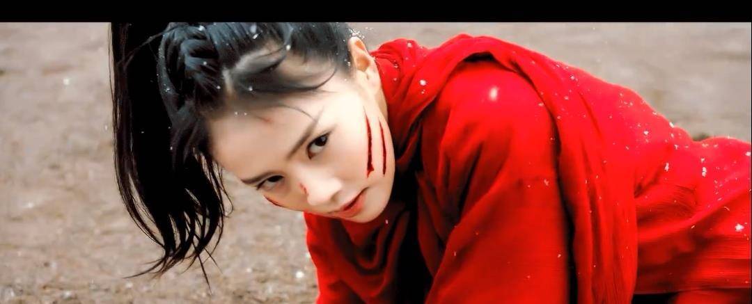 白鹿晒时宜跳楼花絮,红衣造型美出圈,还说自己有"社交牛逼症"_周生