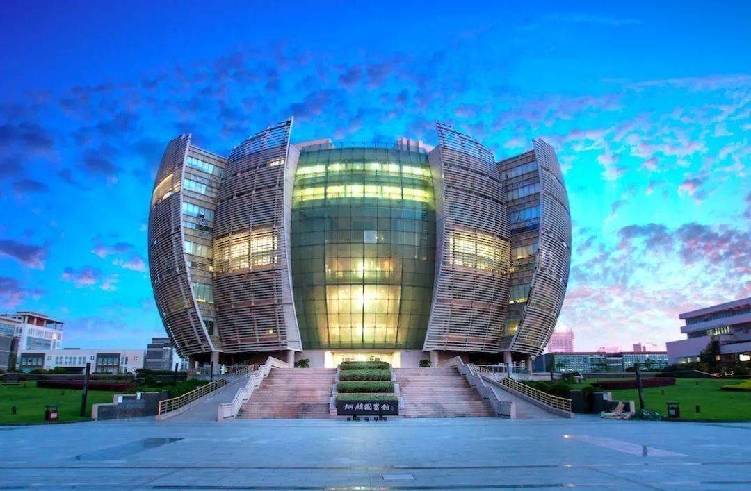 国内那些美炸天的大学图书馆,泡一整天都不够!你想去哪个?