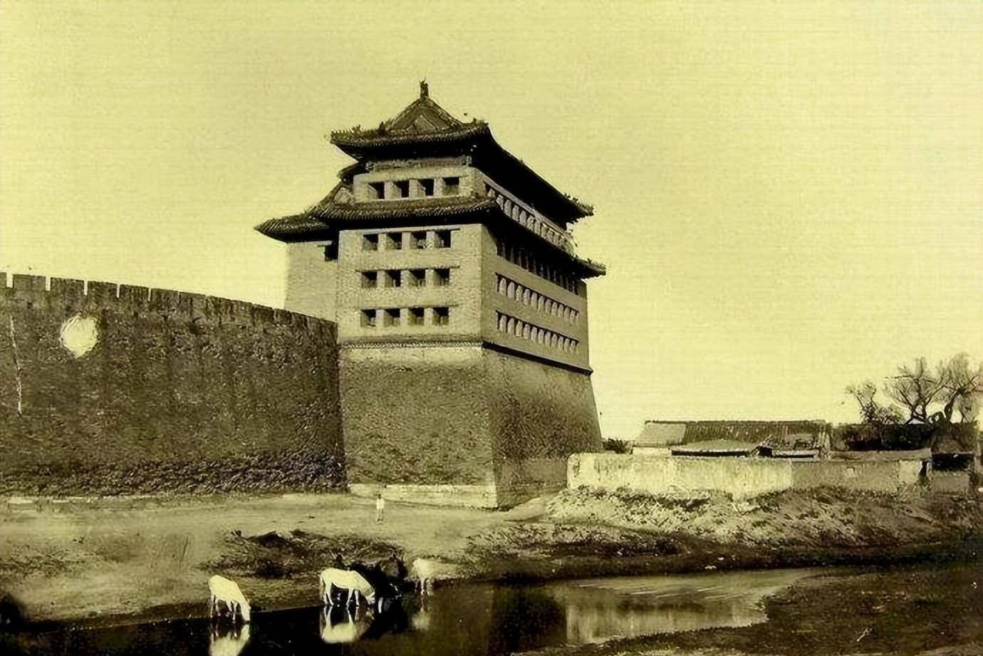 晚清京城街道环境有多差?黄土垫道,净水泼街,只为保证皇家体面_清政府_道路_百姓