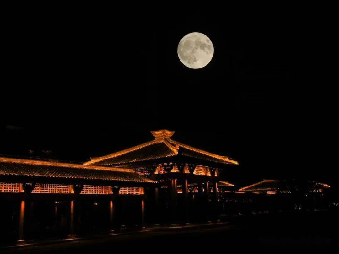 中秋夜的满月美景仿若仙境_摄影_陈雨樵_明月