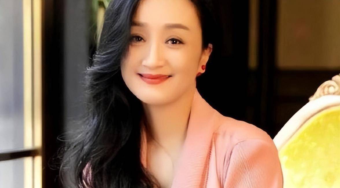 5w别墅被拍卖,靠2500退休金生活,晚年后悔无儿女_杨坤_明星_养老金