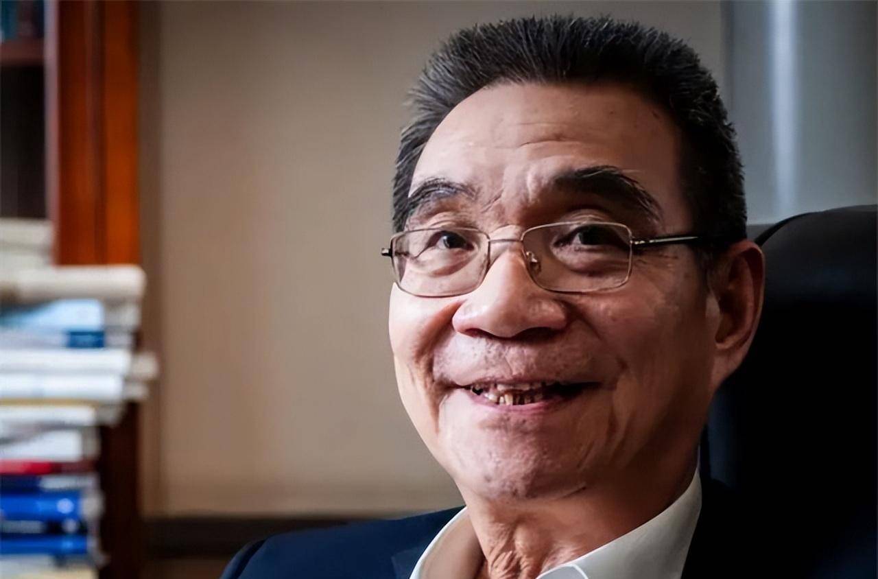 1979年,台湾一名连长冒死游泳回大陆,如今成为中国顶级智囊_林正义