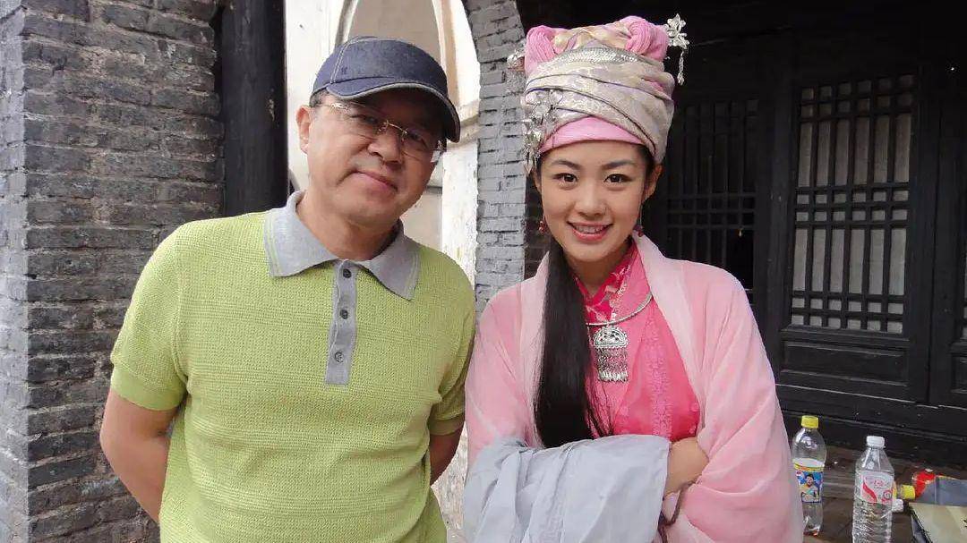 唐鉴军和毕畅两人,鲜少拍摄古装剧情的他们,明显对于此次的拍摄相当