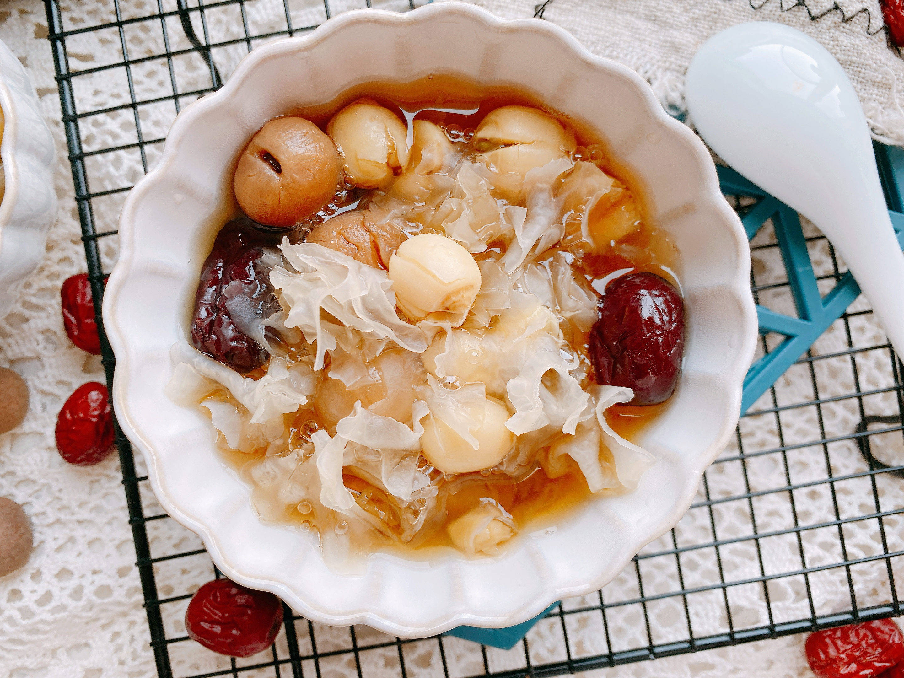 美容养颜,赶走暑气,比喝冷饮健康_银耳_桂圆_口感