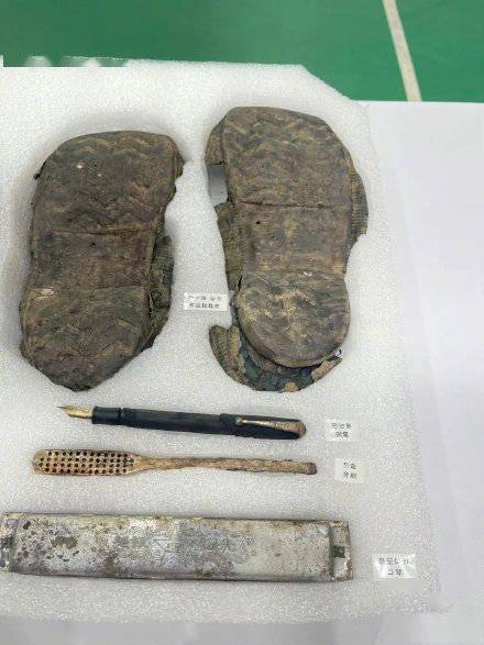 在韩志愿军烈士的遗物让人泪目_都是一_遗骸_火炬