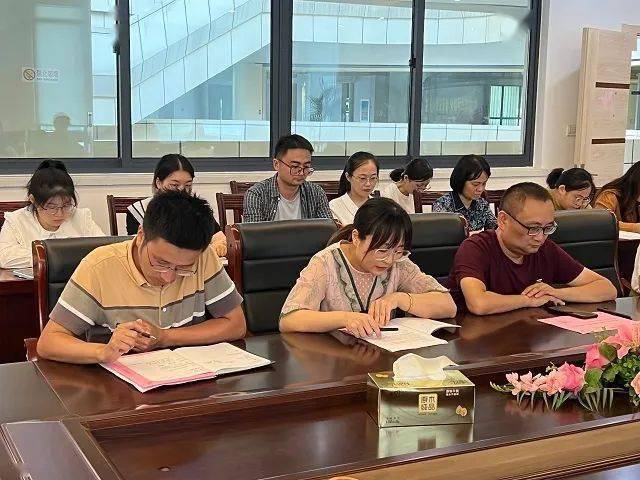 扬中市新坝中学:生本理念勤探究 青蓝筑梦向未来_教育_徐彩云_师徒