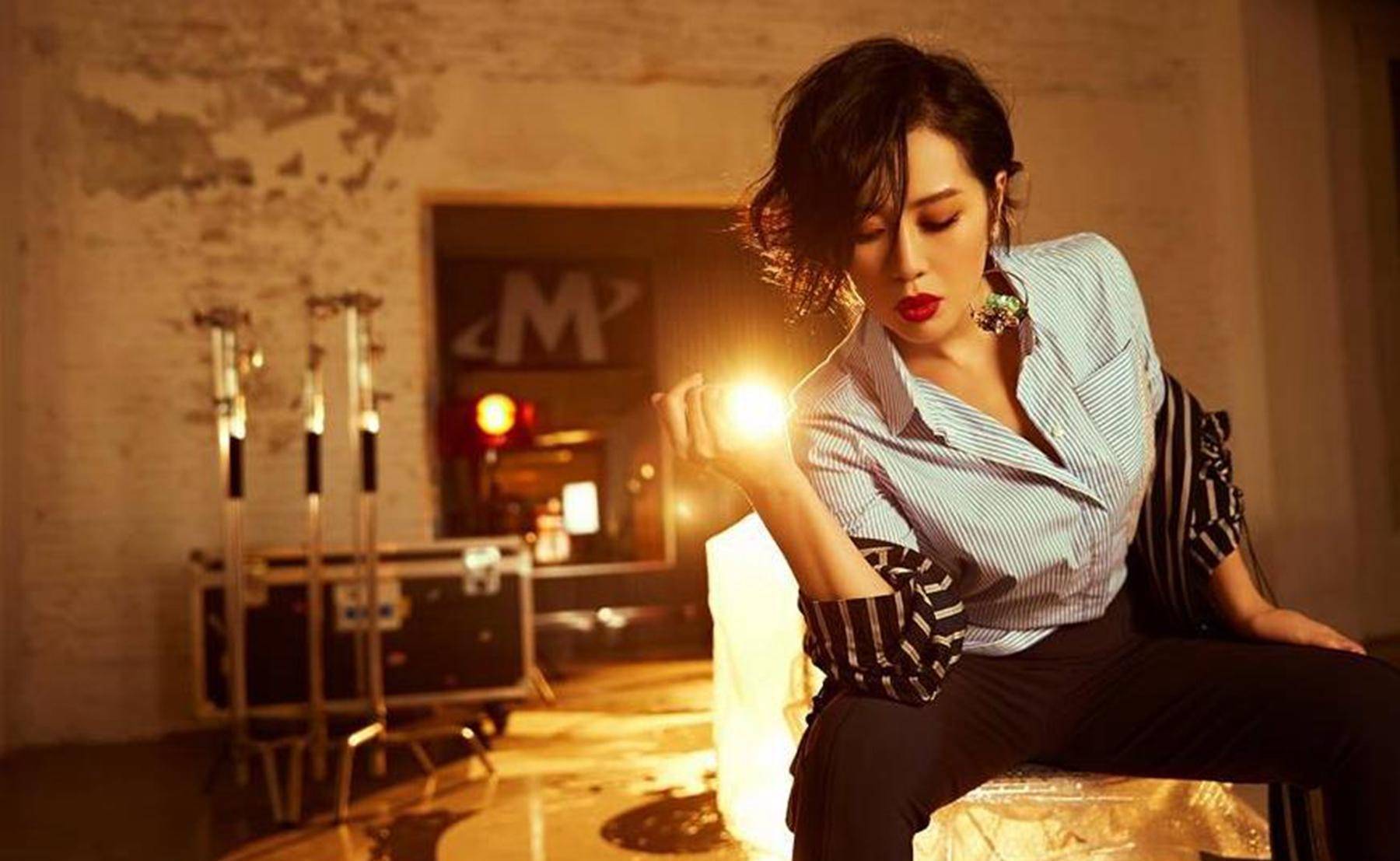 曾把黄渤吻到害羞,在一起10年被分手,今身价40亿不再相信爱情_余男