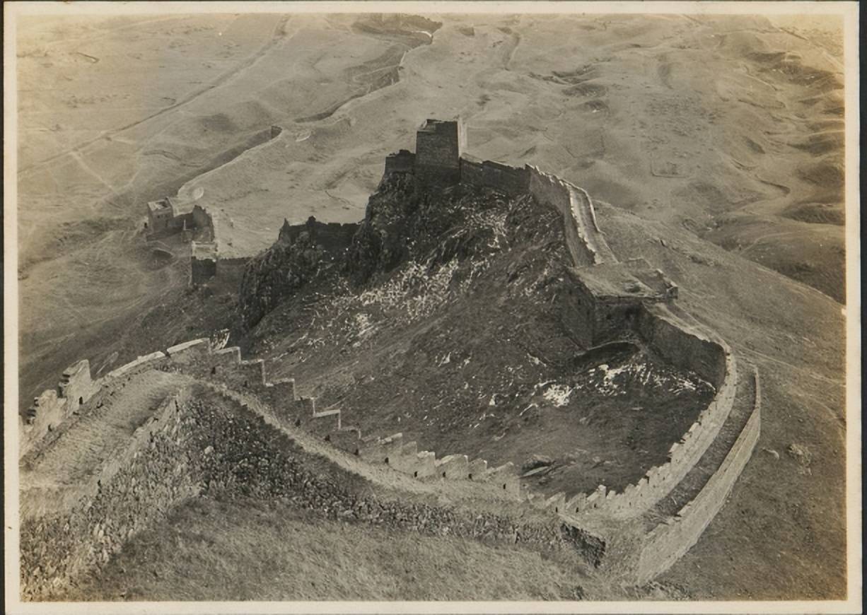 老照片:1924年日本人拍摄的山海关古长城,辽阔苍凉_中国_军事_探险家