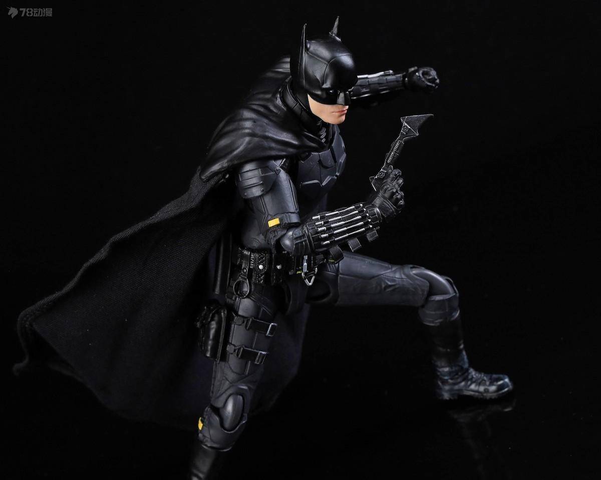 责任越大"总结这次shf的新蝙蝠侠个人认为表现还可以,对于电影中战衣