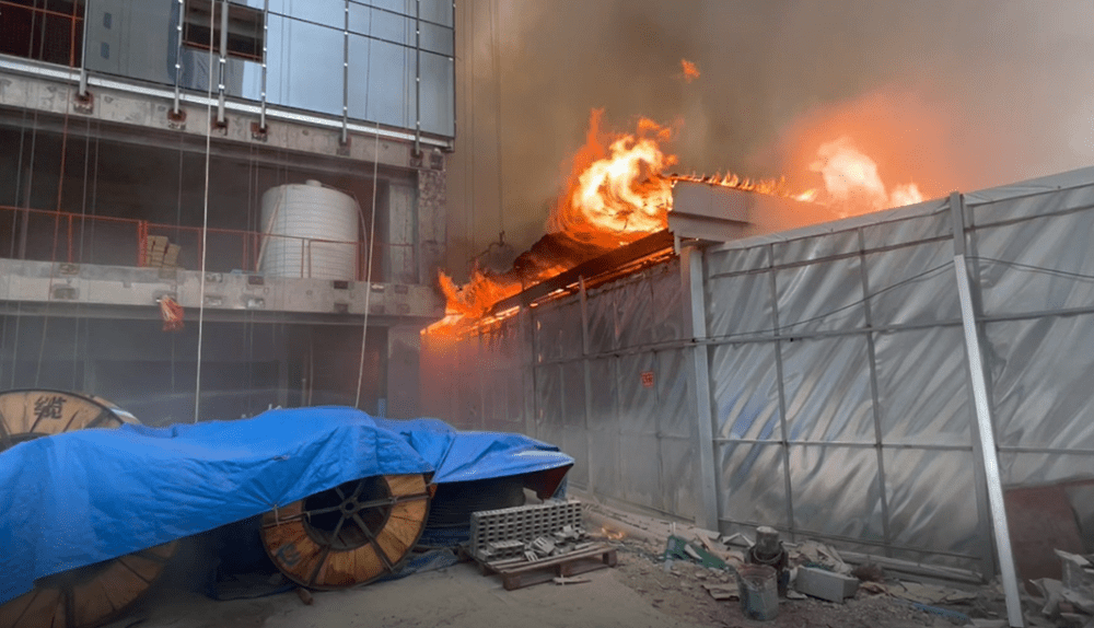 长沙一在建工地起火,火光冲天_火灾_报警_火情