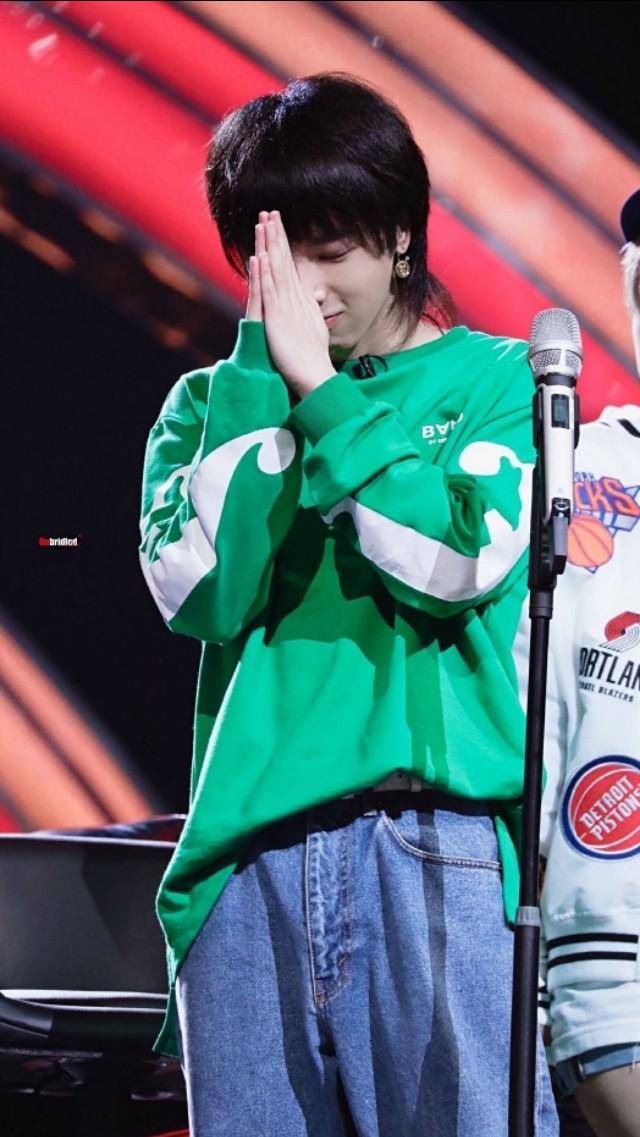 从华晨宇的演唱会中就可以看出他的性格_花花_于湉_房间