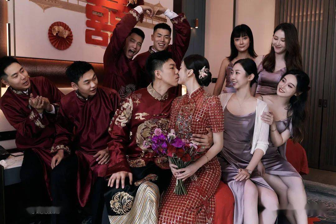 山东男篮助教李敬宇大婚,三外援到场祝贺,陈培东比心太抢镜_赛季_山西