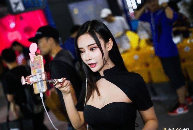 女主播安雅改名复播被封禁,粉丝道出实情,有在别的软件看到她_sylvia