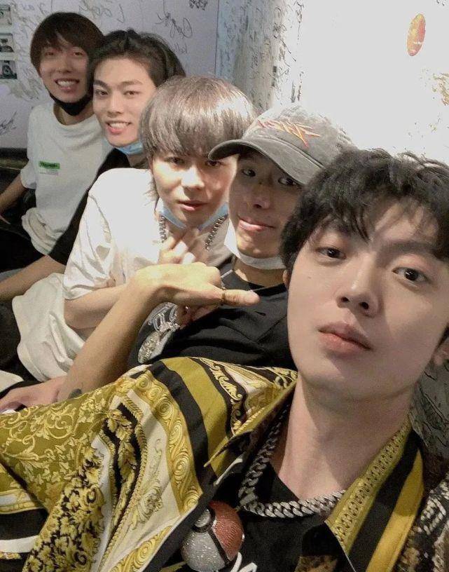 从姜云升到阿达娃,这个厂牌到底整了多少花活?_官宣_微博_官方