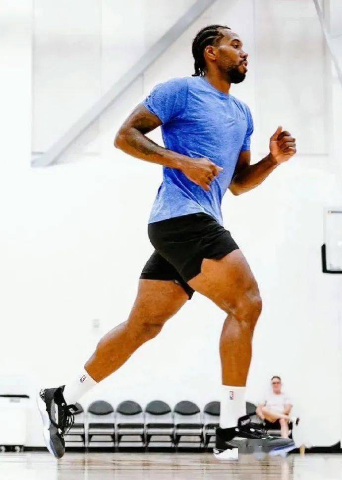 伦纳德,超重型前锋_小卡_大腿_训练