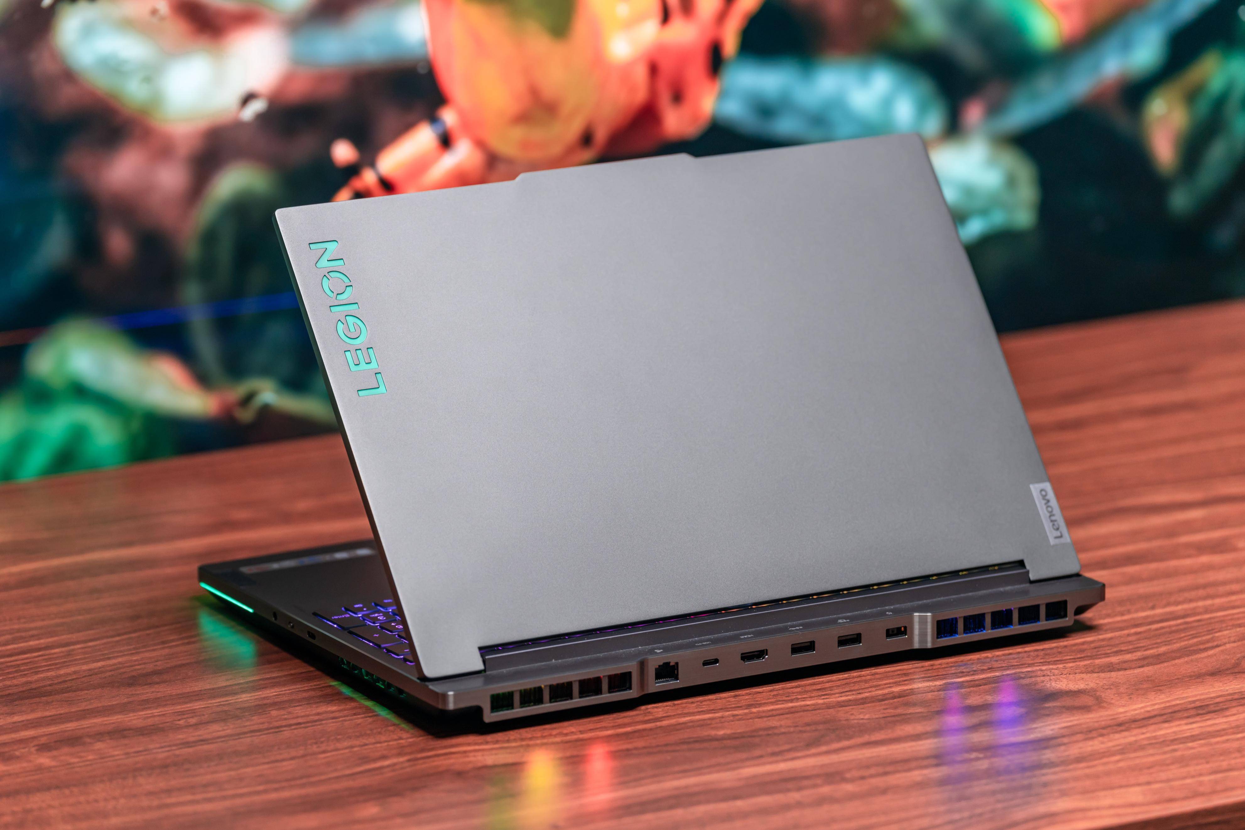 AMD 锐龙 7 6800H + RX 6700M 的双 A 超旗舰游戏本,联想拯救者 R9000K 测评