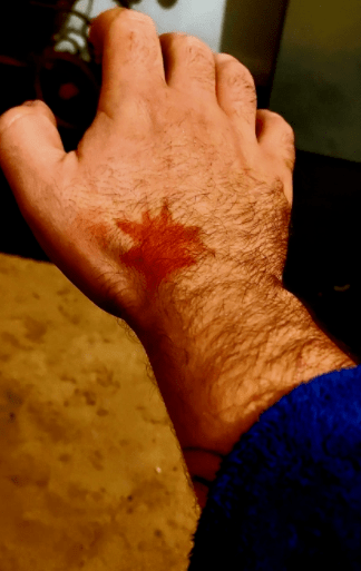 男子在家玩游戏遭雷击中,大难不死后去买彩票,竟然中了?