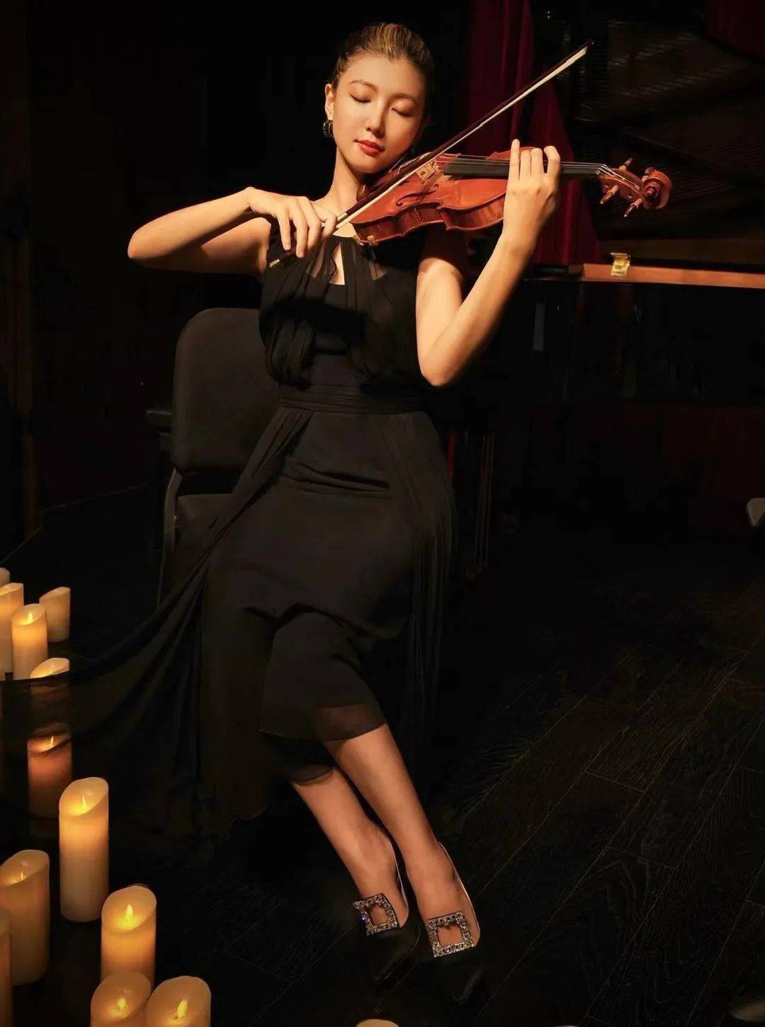 小提琴谷丽莎个人资料图片