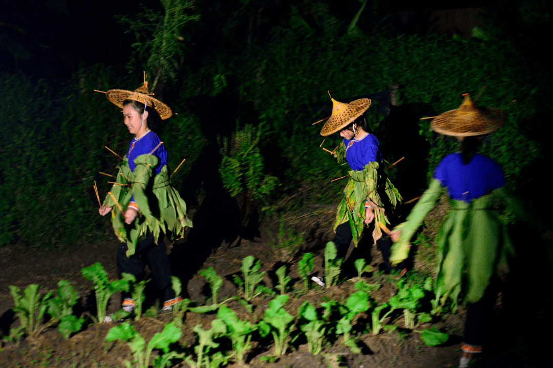 蓝田瑶族服饰图片