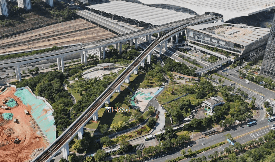 到達北站中心公園要想到地鐵站坐地鐵,無可以去北邊的深圳北站或者南