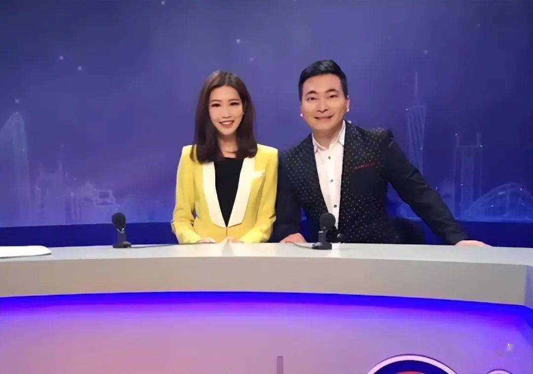 她无意中看到班群里面老师在发《城事特搜》招聘女主持的信息,便抱着