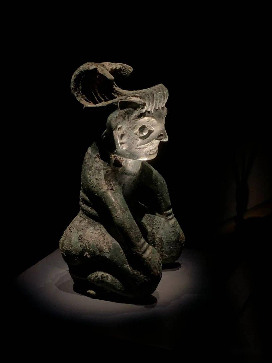 奇幻的三星堆铜人世界二:周倜分享三星堆博物馆青铜器下篇_人像_中国