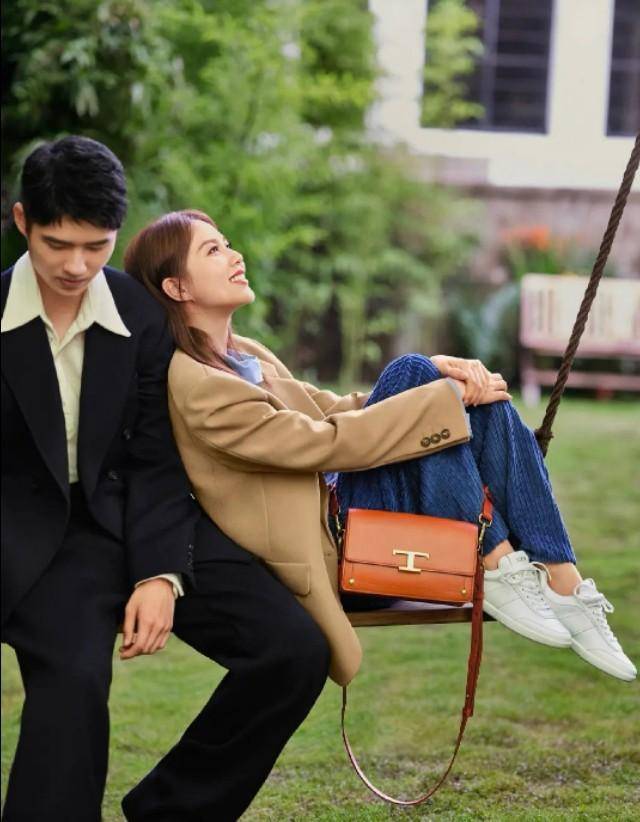 刘诗诗和刘昊然秋冬策划大片释出,很有微微一笑很倾城的感觉_北京市