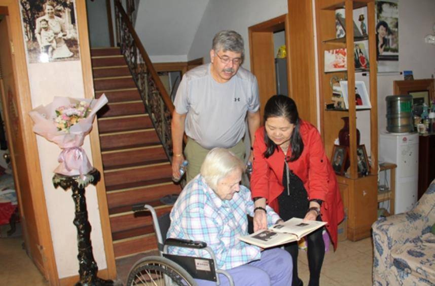 美国人吴雪莉,随丈夫到中国70多年,一生用中文名,甘愿做中国人_黄元波