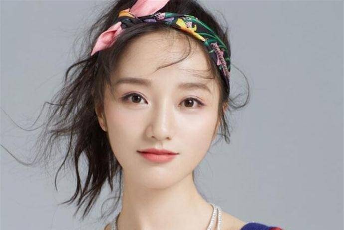 胡一天频繁给肖燕打电话,却被她公开吐槽,得知真实原因笑翻全场_作品