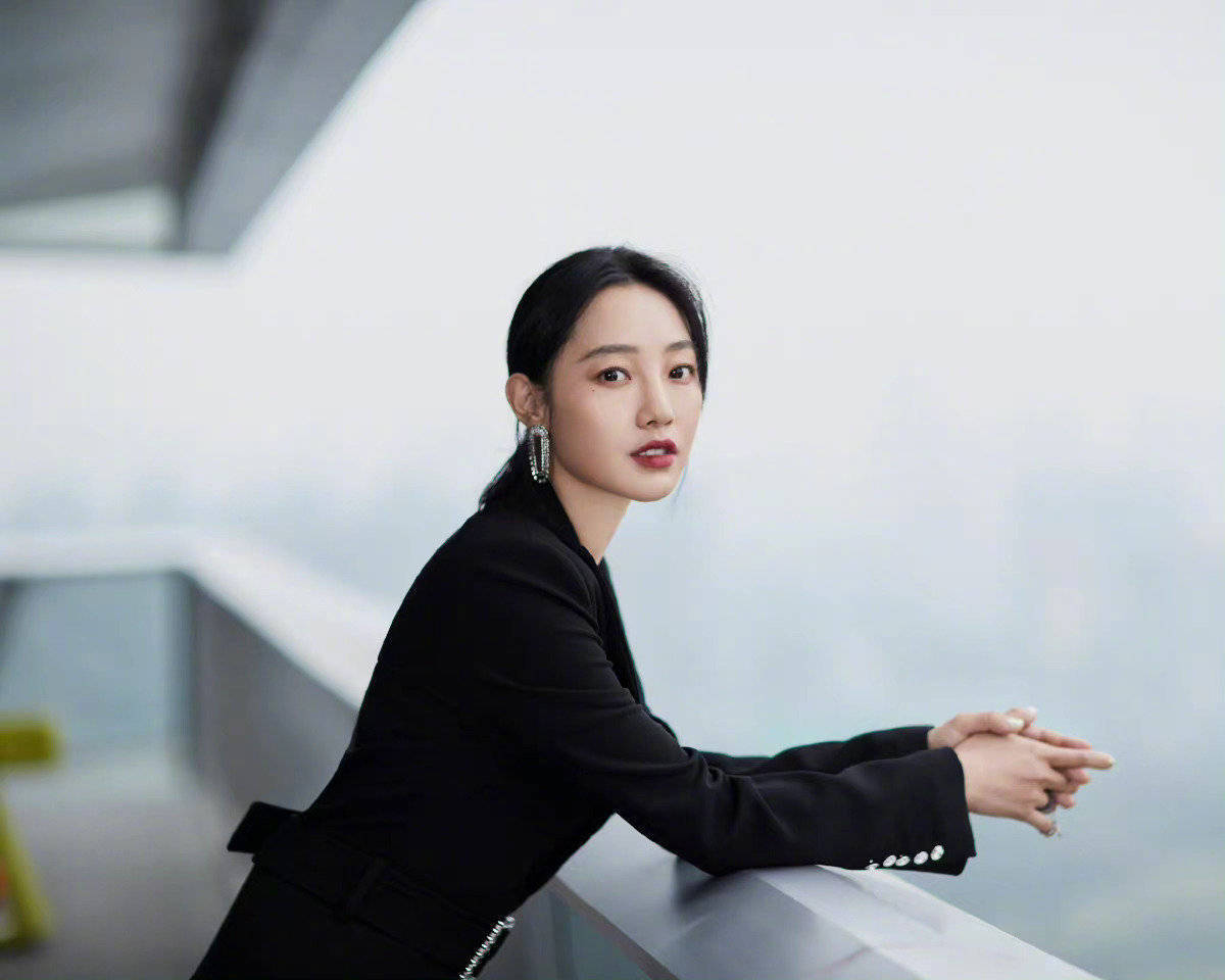 白百何携手肖战上演姐弟恋,百亿影后再放光彩_顶流_合作_演技