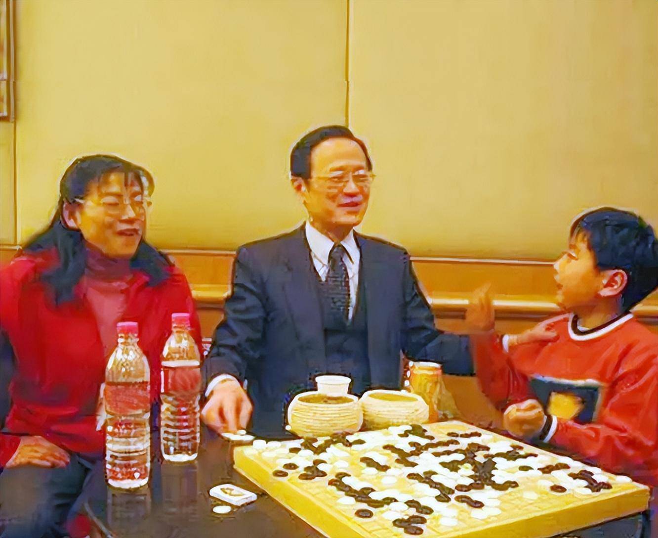 棋坛泰斗陈祖德:前妻和姐姐也家喻户晓,他再婚为何娶保姆?