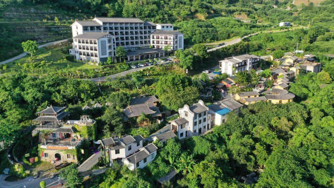 【喜迎二十大 乡镇大跨越】新兴县里洞镇:凝心聚力奋进十载,实现山区