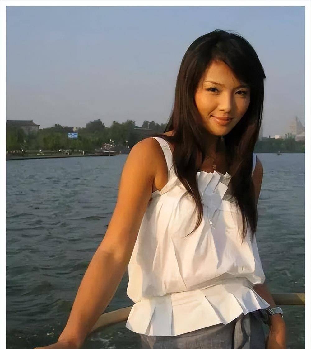 刘涛谈"小12岁姐弟恋",被群嘲,本人痛哭"为什么讨厌我!