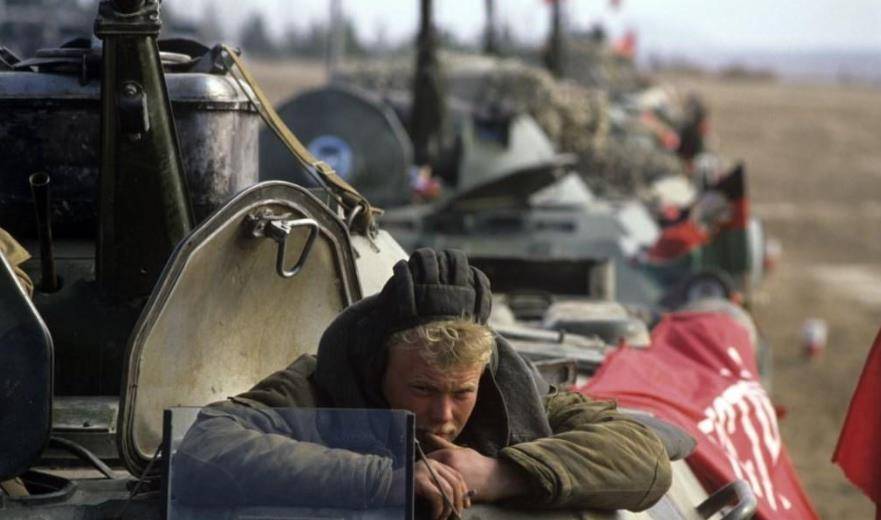 "美式反恐":美国两场"反恐战争",致使全球极端主义兴起_本拉登_组织