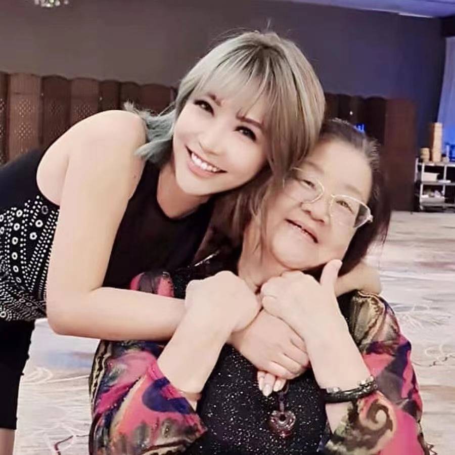 影视导演开拍贺岁电影为媒体人管雪梅量身定做角色_娱乐_合作_郭蕙雯