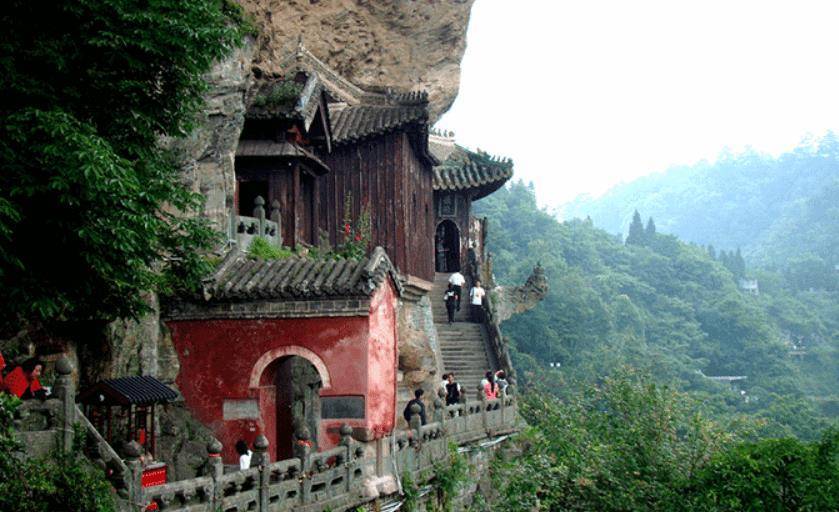 的道教名山,风景优美文化深厚,被誉为天下第一仙山