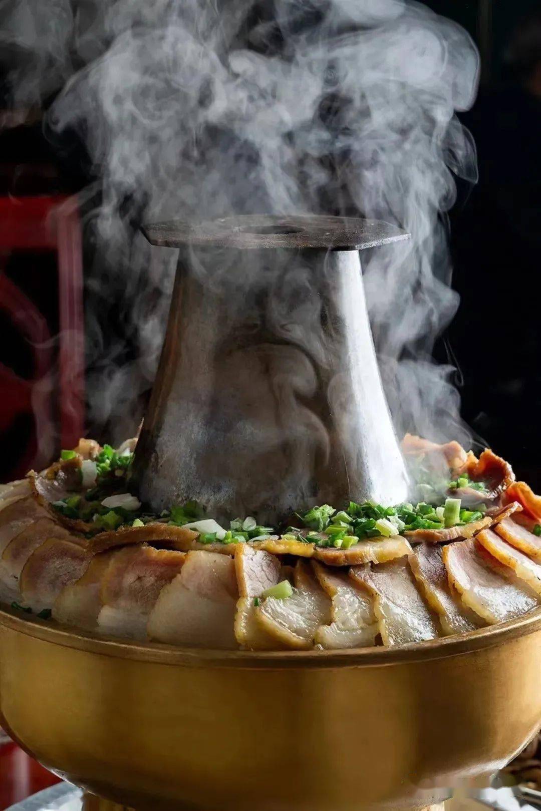 临夏美食日历海报|临夏暖锅:咕嘟咕嘟,煮一桌温情_铜锅_锅子_天气