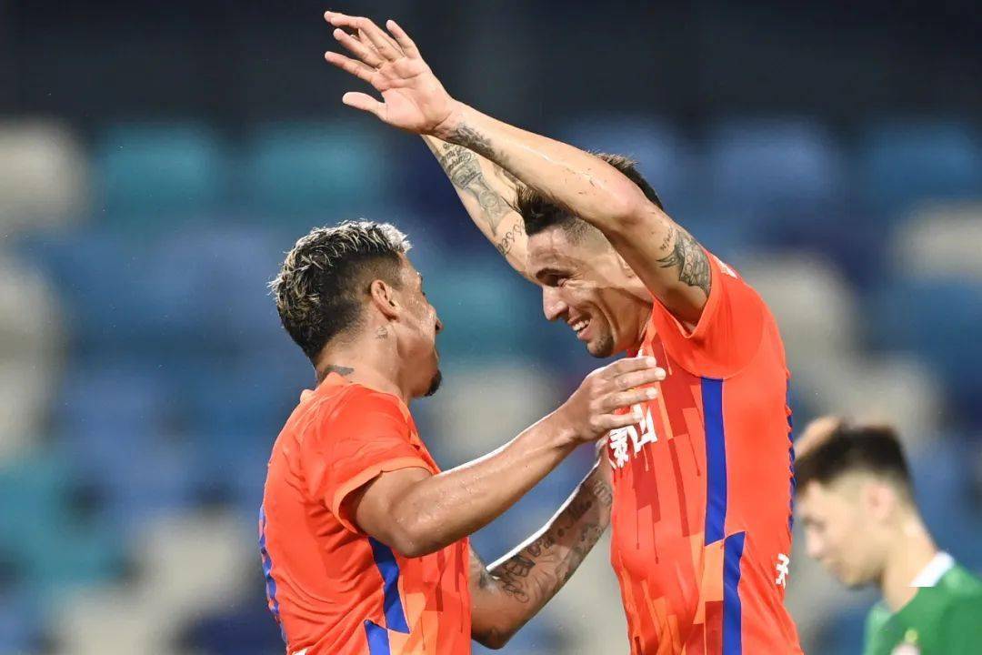 【战报】克雷桑双响,莫伊塞斯郭田雨进球,泰山队4比0深圳队_陈蒲_弧顶